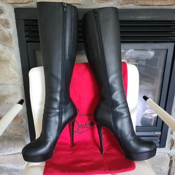 ****SOLD!! ***** Christian louboutin Bianca boots - Picture 2 of 6